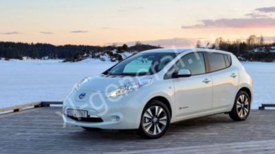 Лобовое стекло Nissan Leaf